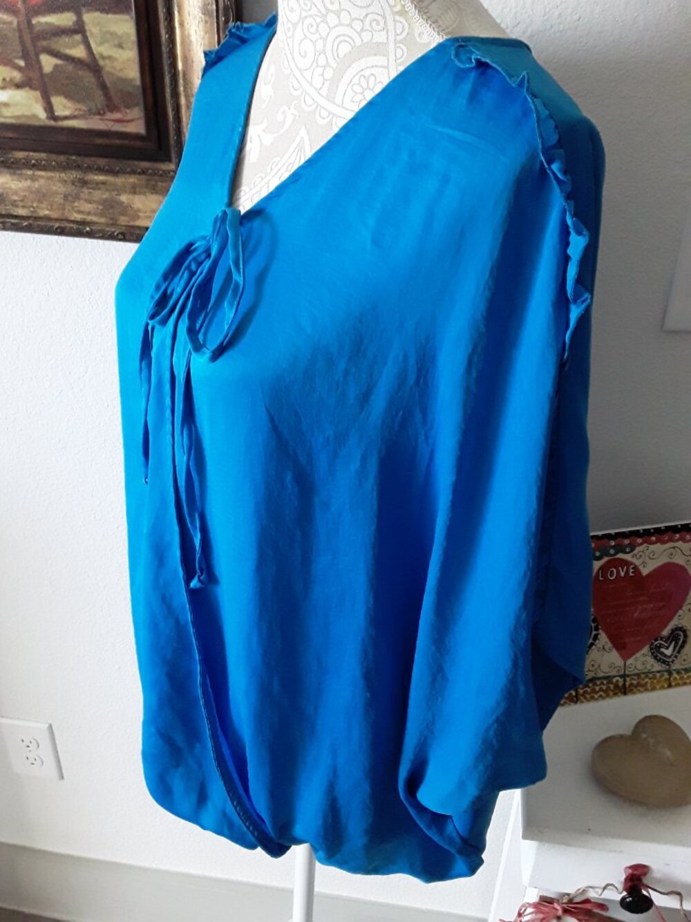 New Aunt Wanda lovely peplum hem batwing blue top size M/L